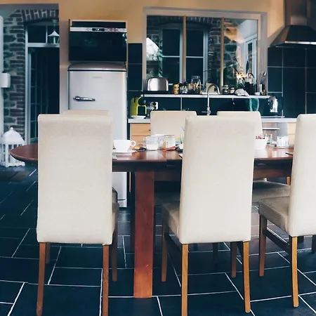 D'hotes Le Clos D'enhaut Bed & Breakfast *